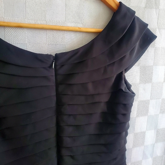 ADRIANNA PAPELL Black Dress Tiered Layers Off Shoulder Neckline Formalwear Event - Picture 4 of 7